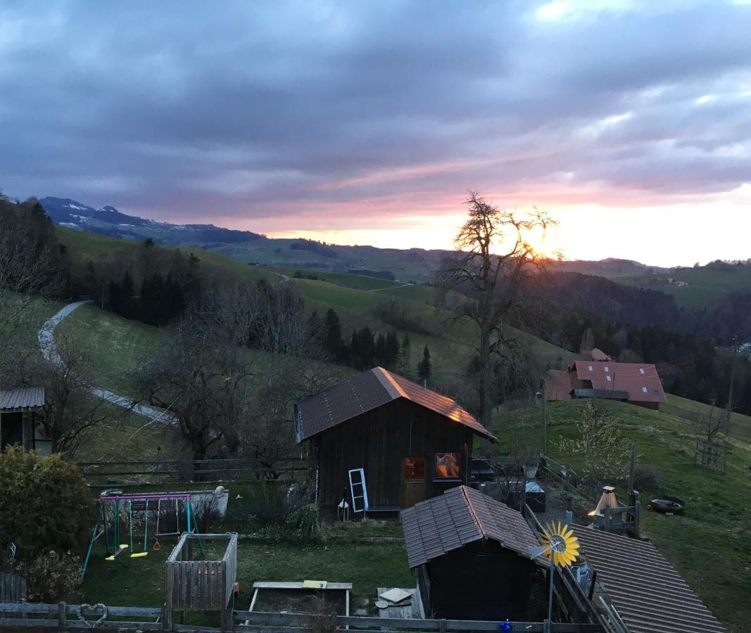 3,5 Zimmerferienwohnung Schwalbenaescht Rueeggisberg Exteriör bild